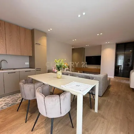 Central Tirana Apartment *